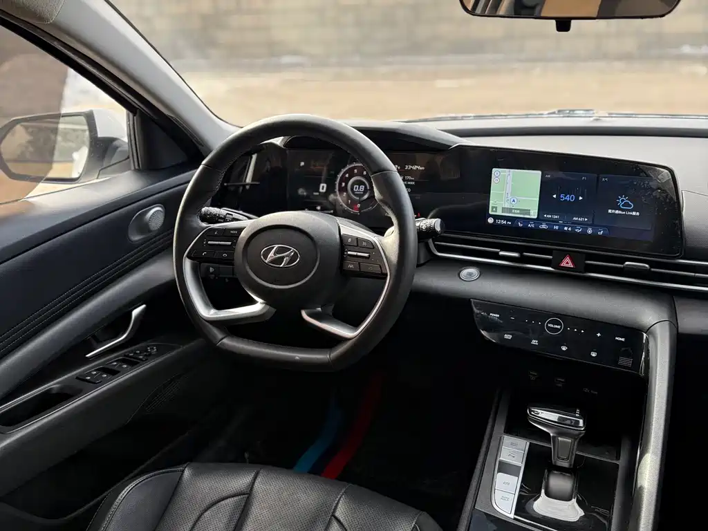 Hyundai Elantra 2022 — фото 13
