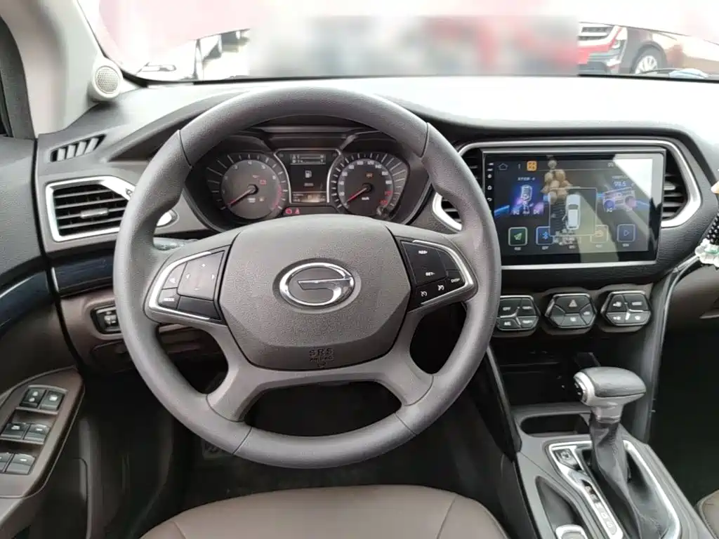 GAC Trumpchi GS4 2017 — фото 11