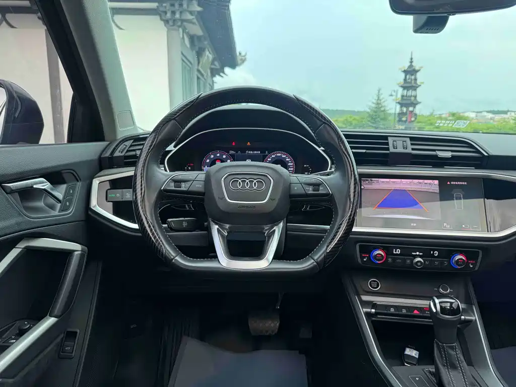 Audi Q3 2021 — фото 16