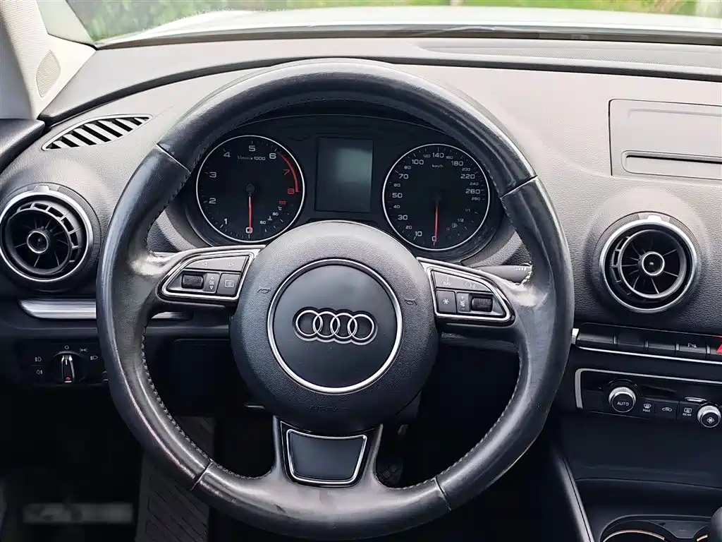 Audi A3 2015 — фото 18