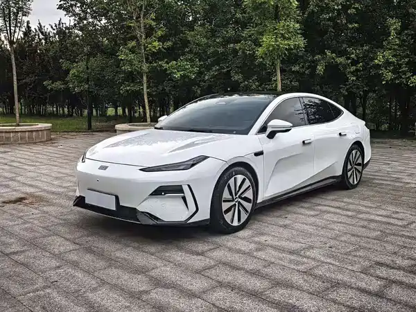 Geely Galaxy E8 2024