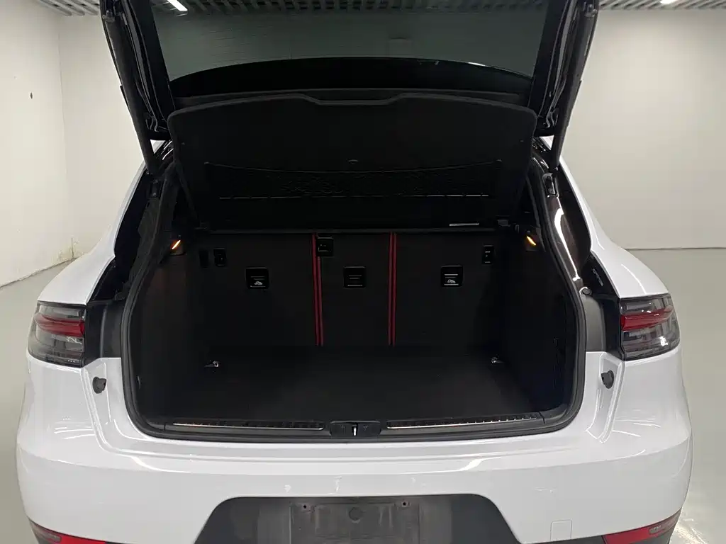 Porsche Macan 2020 — фото 16