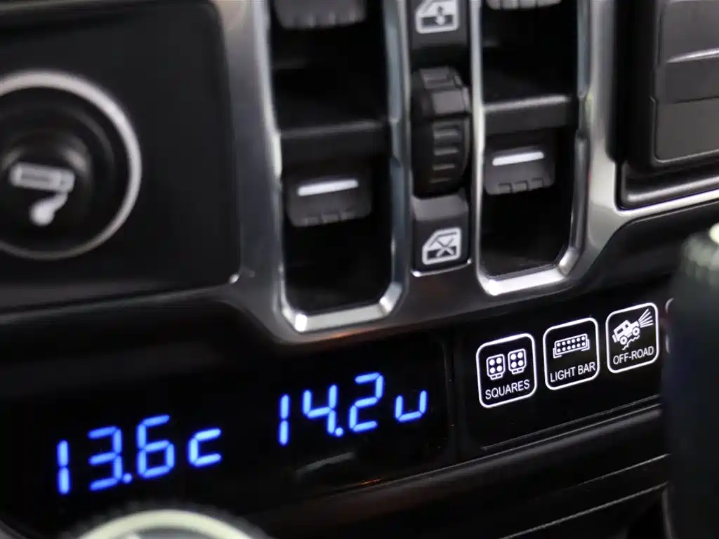 Jeep Wrangler 2020 — фото 16