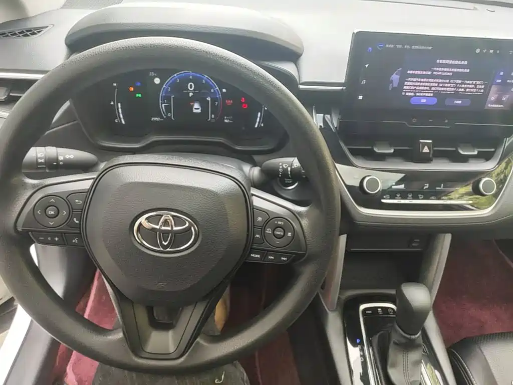 Toyota Corolla Cross 2023 — фото 10