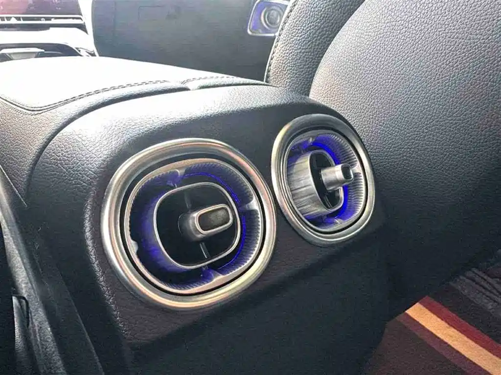Mercedes-Benz C-Class 2023 — фото 7