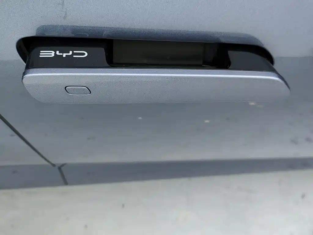 BYD Seal 07 DM-i 2025 — фото 11
