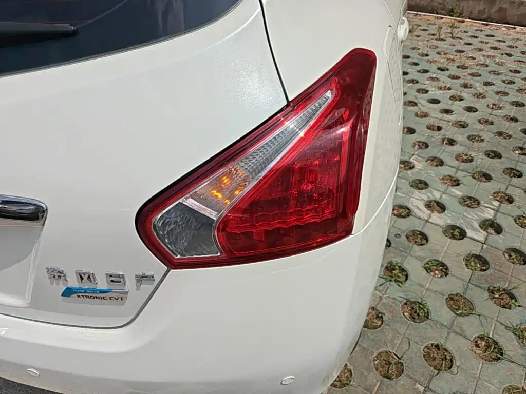 Nissan Tiida 2016 — фото 8