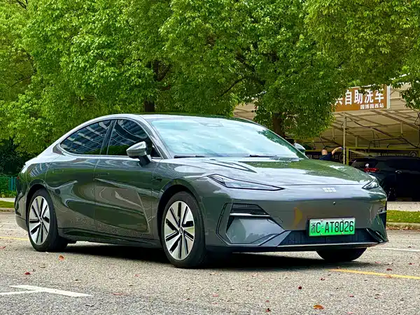 Geely Galaxy E8 2024