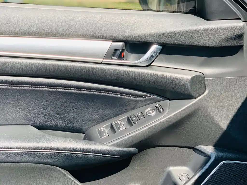 Honda Accord 2019 — фото 10