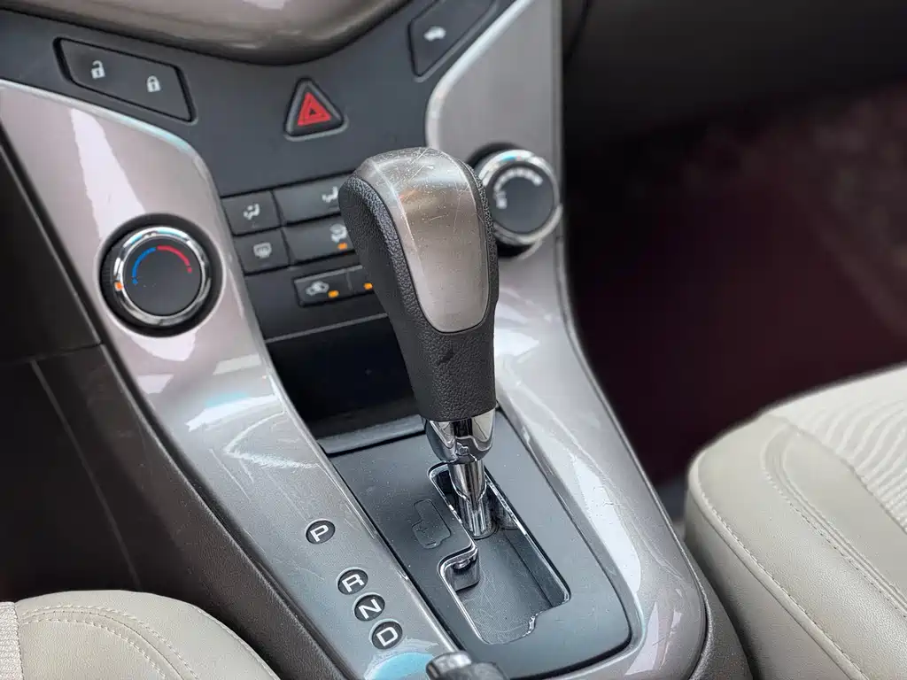 Chevrolet Cruze 2015 — фото 14