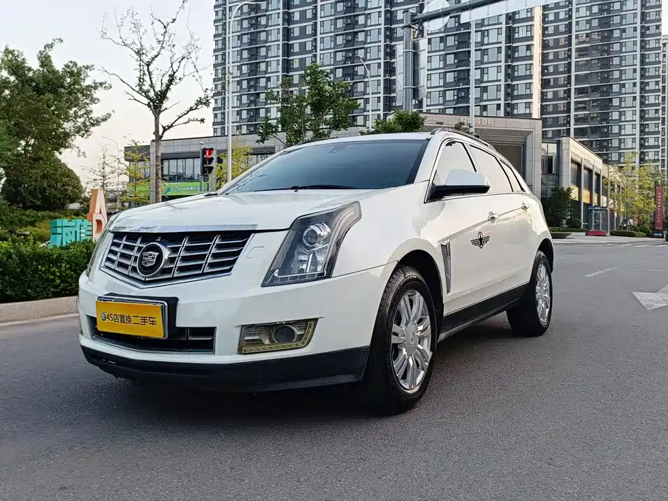 Cadillac SRX 2013 — фото 1