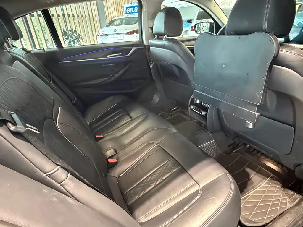 BMW 5 Series New Energy 2018 — фото 13