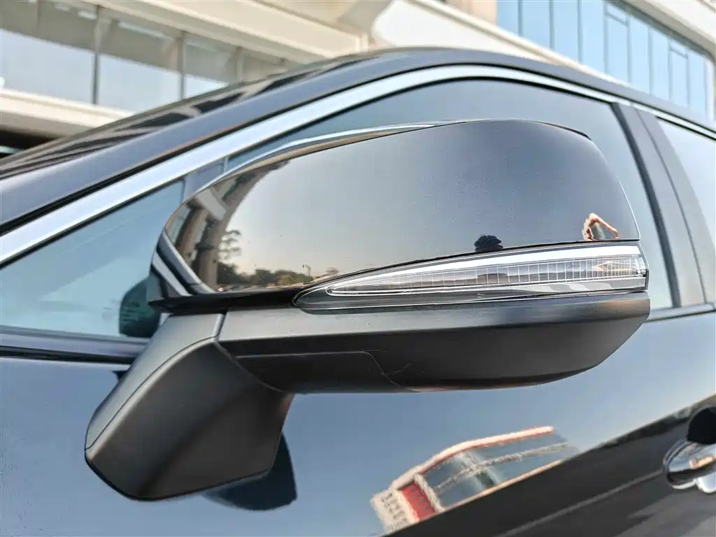 Toyota Wildlander 2023 — фото 12
