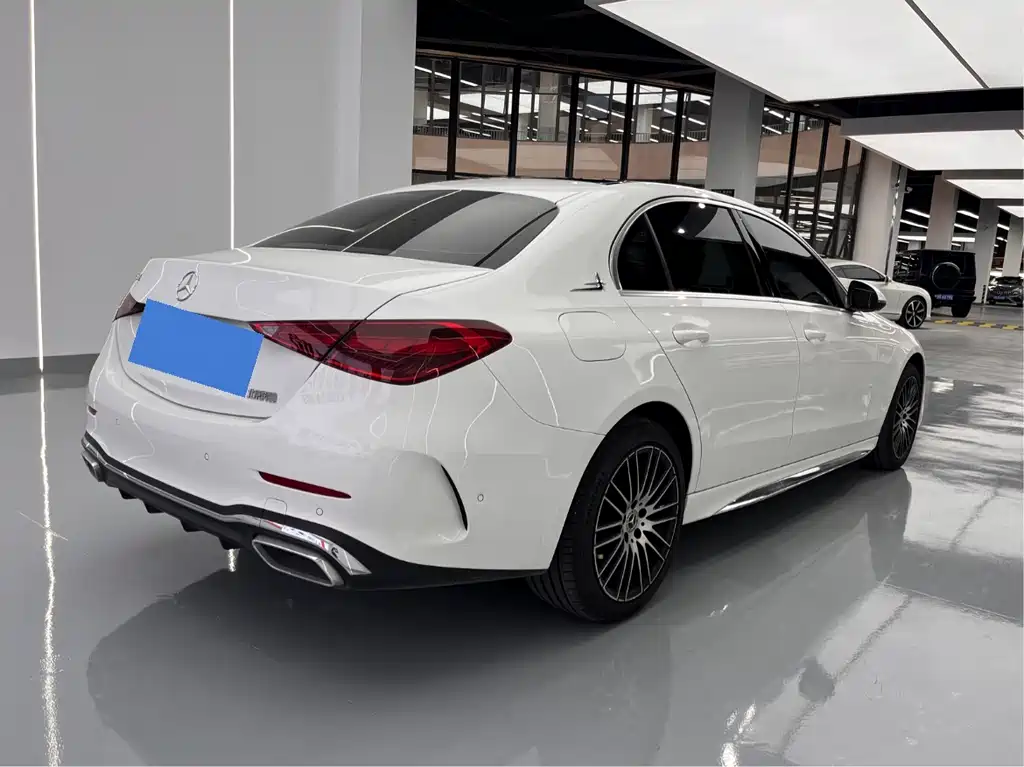 Mercedes-Benz C-Class 2024 — фото 16