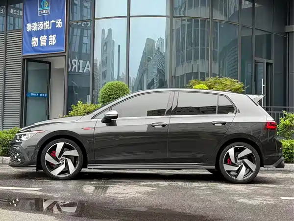 Volkswagen Golf GTI 2023