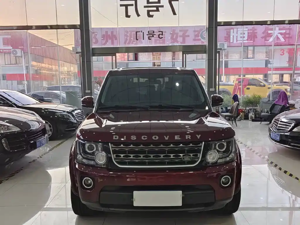 Land Rover Discovery 2017 — фото 1