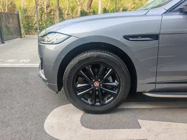 Jaguar F-PACE 2020