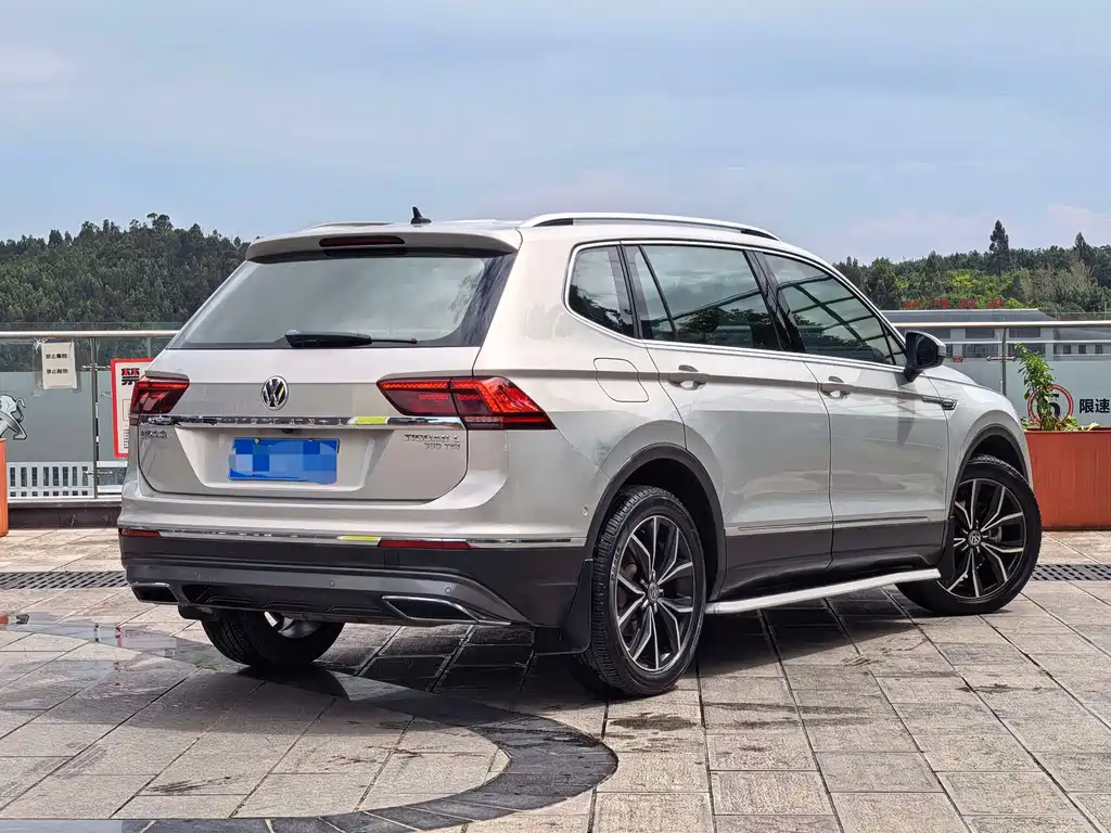 Volkswagen Tiguan L 2017 — фото 4