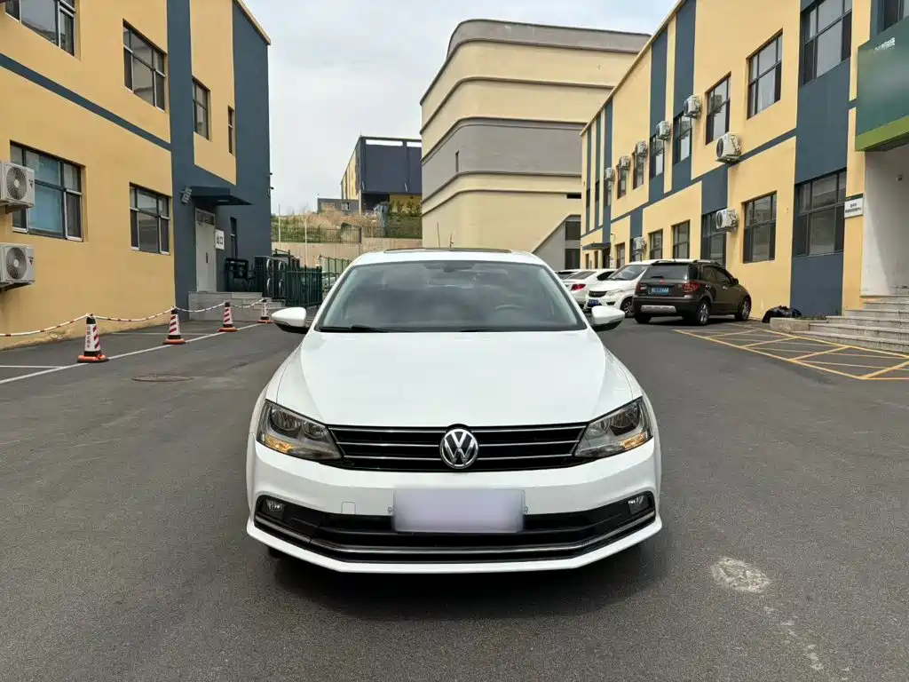 Volkswagen Sagitar 2019