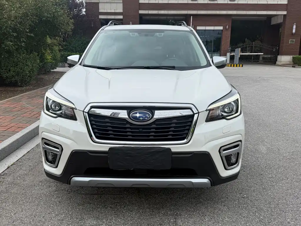 Subaru Forester 2021 — фото 2
