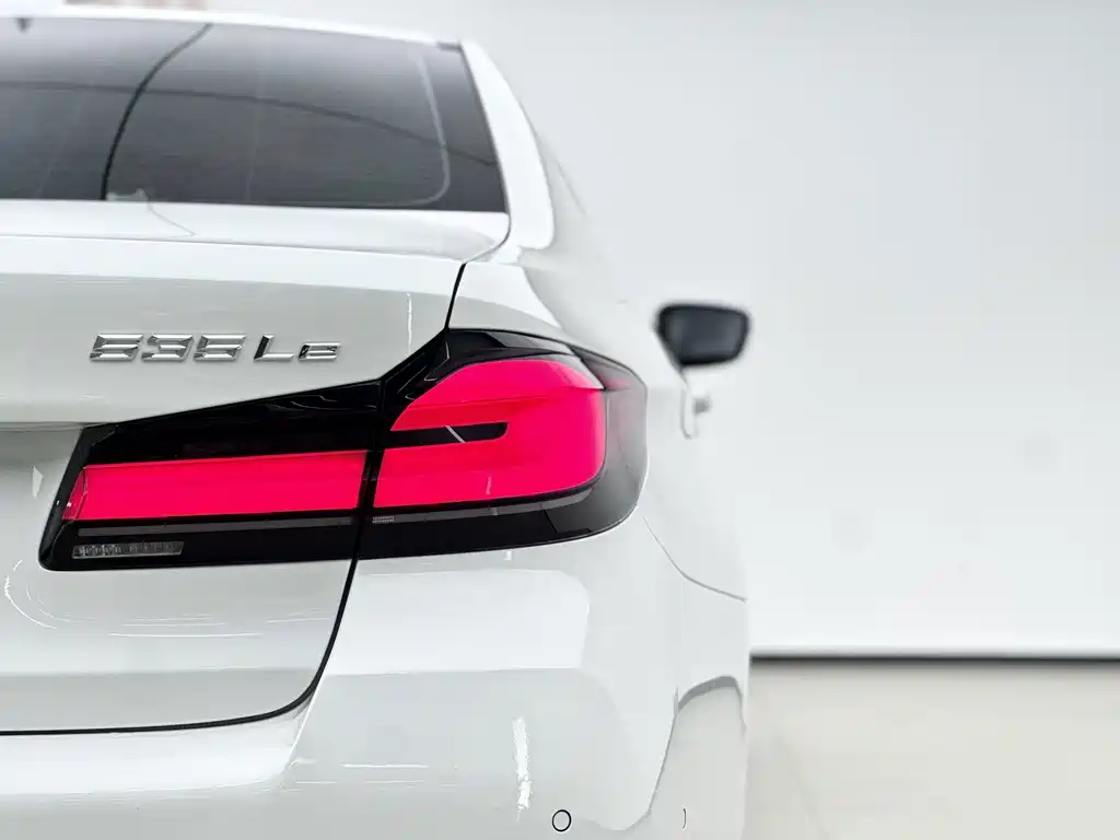 BMW 5 Series New Energy 2022 — фото 11