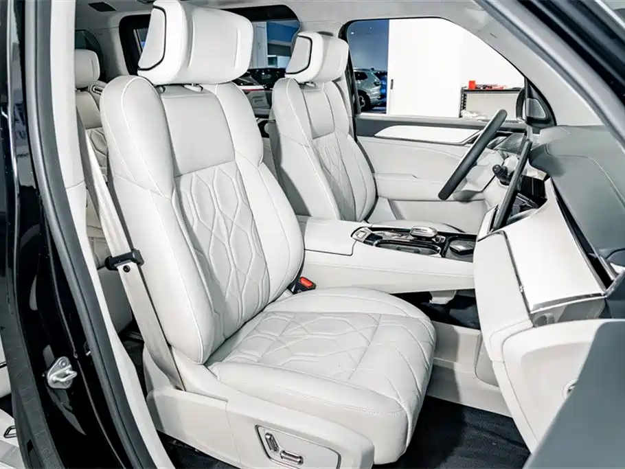 Volvo EM90 2025 — фото 20