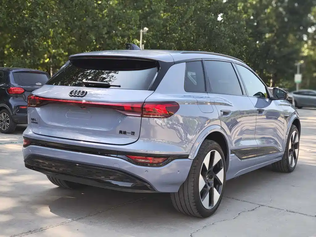 Audi Q6L e-tron 2025 — фото 6