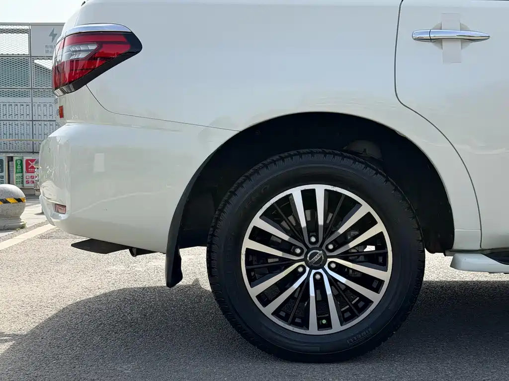 Nissan Patrol 2019 — фото 14