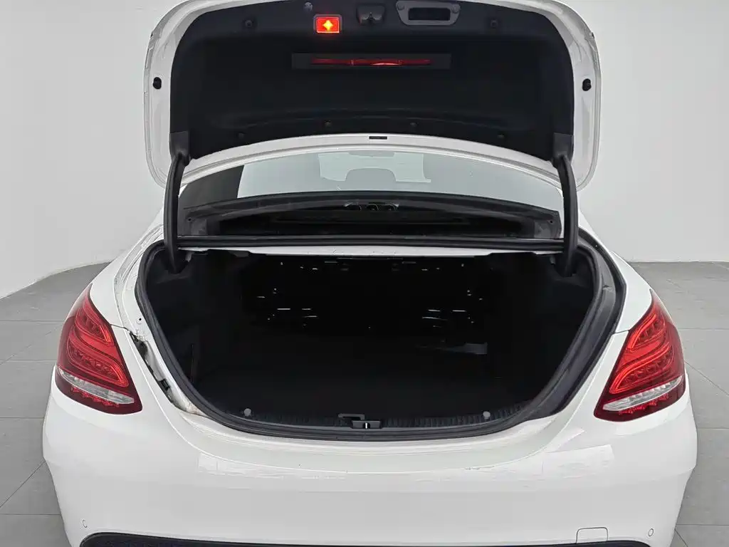 Mercedes-Benz C-Class 2017 — фото 16