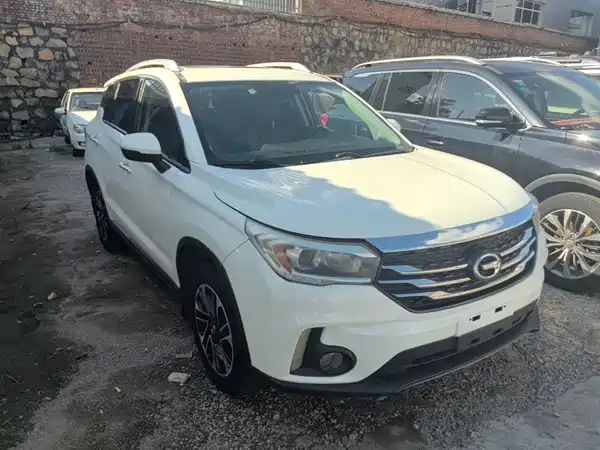 GAC Trumpchi GS4 2015