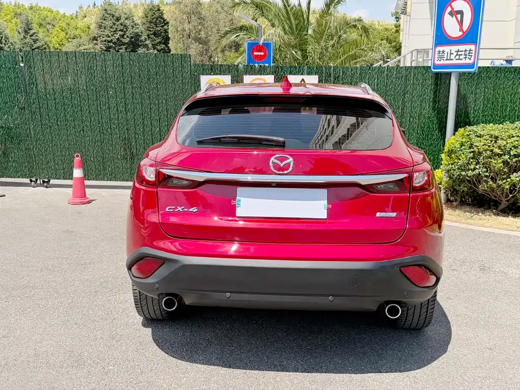 Mazda CX-4 2017 — фото 12