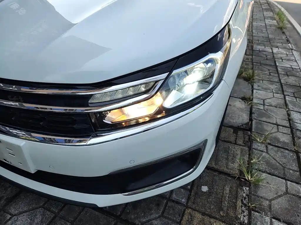 Citroën C4L 2017 — фото 24