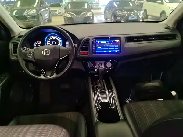 Honda Vezel 2016
