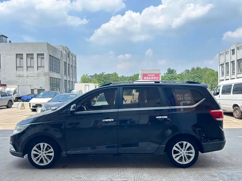 Baojun 730 2014