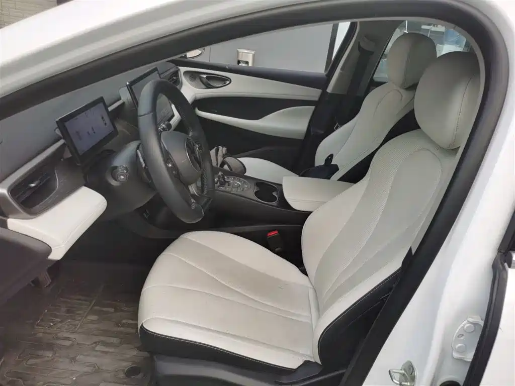 BYD Seal 05 DM-i 2025 — фото 15
