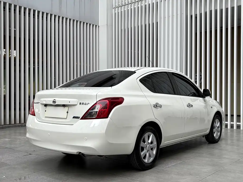 Nissan Sunny 2011 — фото 16