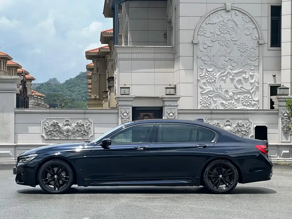 BMW 7 Series 2018 — фото 4