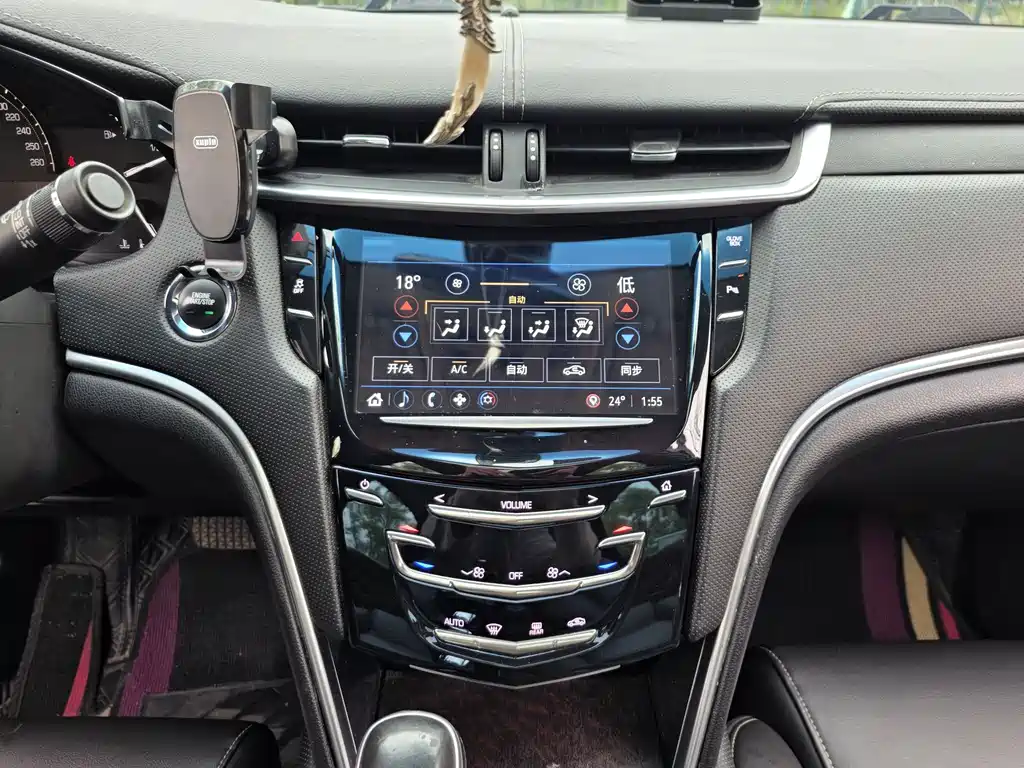 Cadillac XTS 2018 — фото 17
