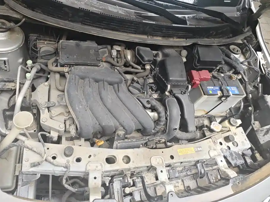 Nissan Sunny 2012 — фото 10