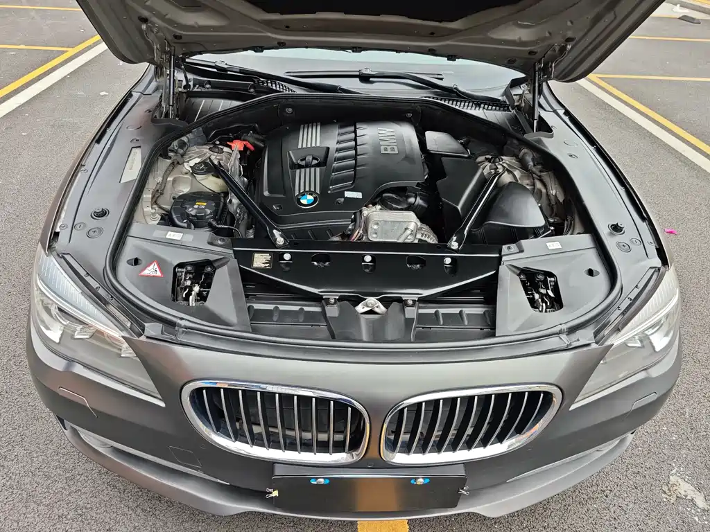 BMW 7 Series 2015 — фото 18