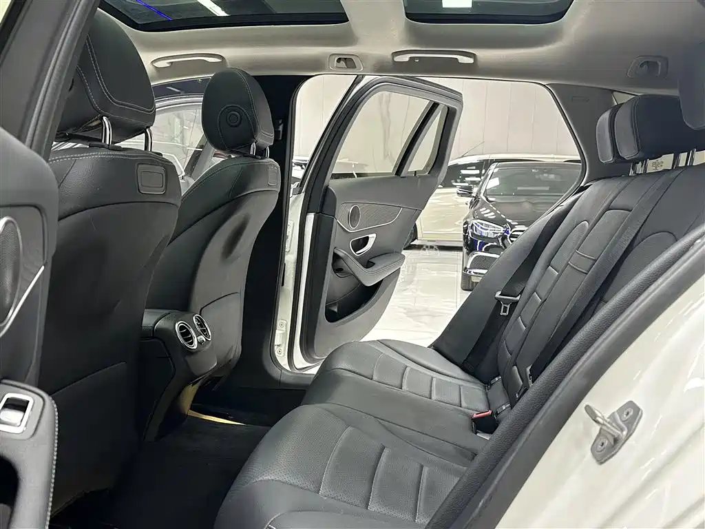Mercedes-Benz C-Class 2017 — фото 16