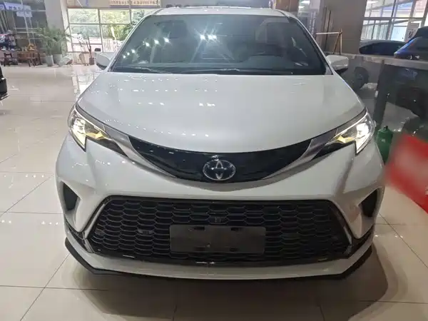 Toyota Granvia 2023