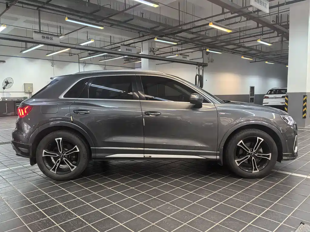 Audi Q3 2021