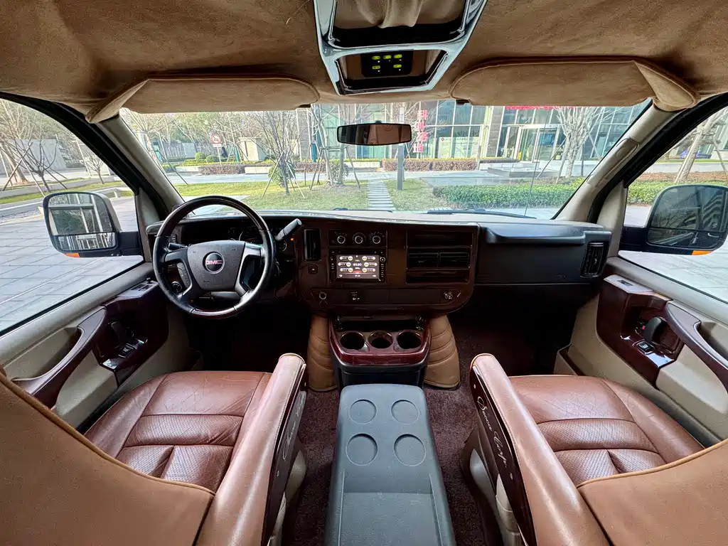 GMC Savana 2015 — фото 14