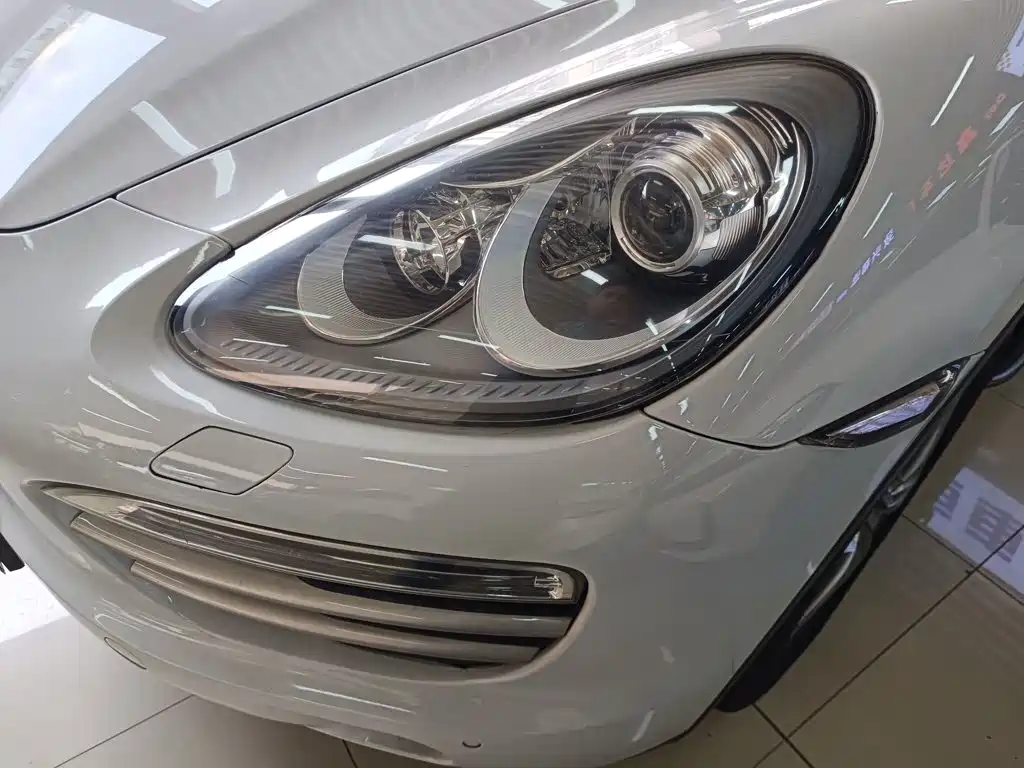 Porsche Cayenne 2014 — фото 18