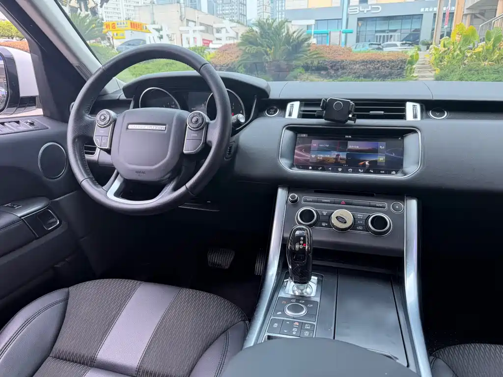Land Rover Range Rover Sport 2018 — фото 10