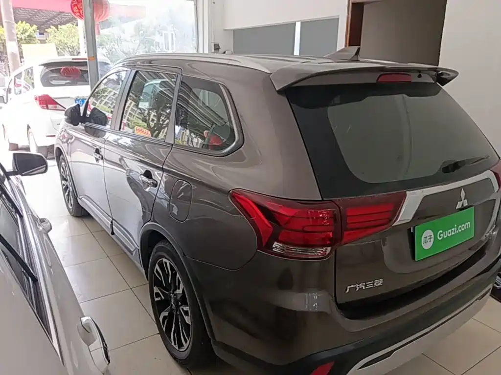 Mitsubishi Outlander 2020