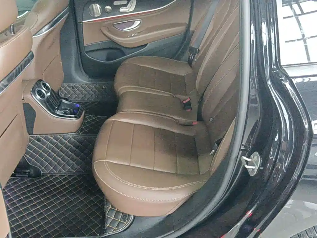 Mercedes-Benz E-Class 2022 — фото 17