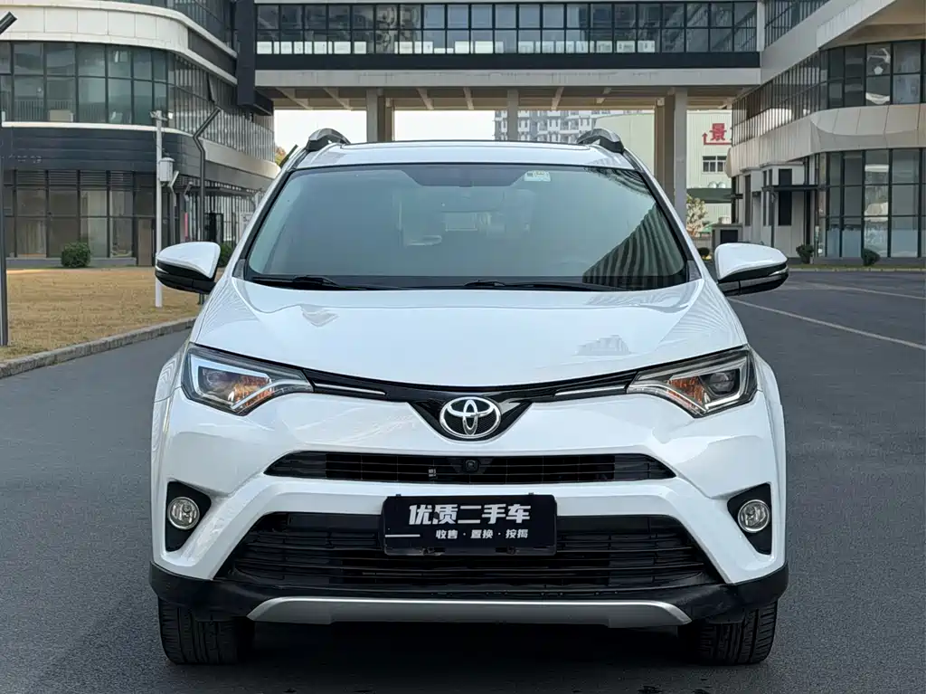 Toyota RAV4 2016 — фото 2