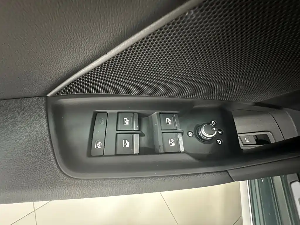 Audi A3 2023 — фото 13